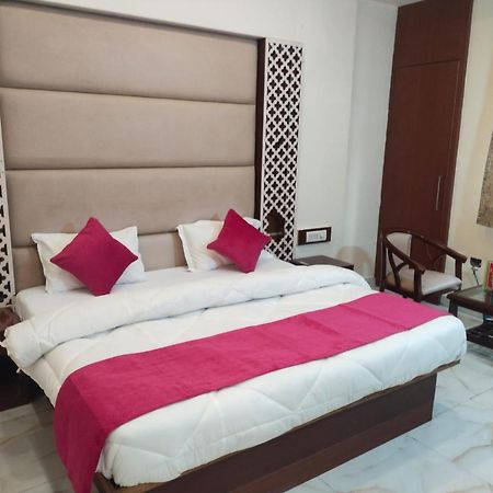 Hotel Lav Kush Deluxe At Paharganj New Delhi Exterior foto