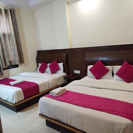 Hotel Lav Kush Deluxe At Paharganj New Delhi Exterior foto